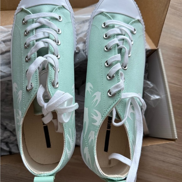 McQ Alexander McQueen Mint Green Sneakers NWT size 11/42 - Picture 2 of 6